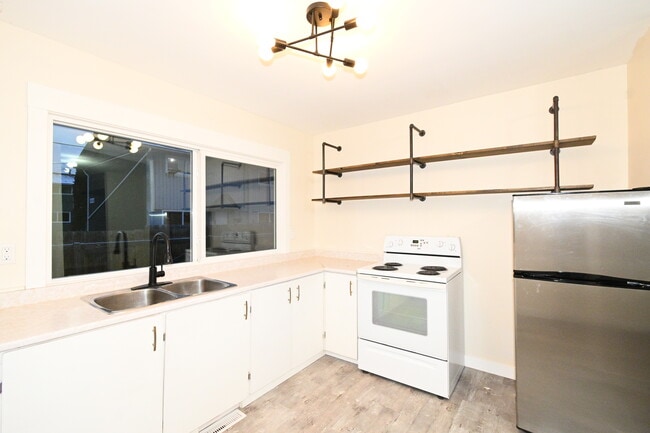 Photo - A87-2131 Upland Street, Prince George, BC Unit 1