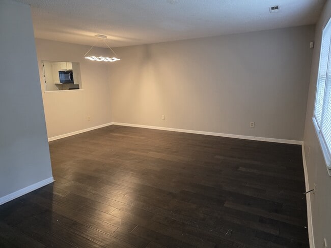 348 Oakland Rd