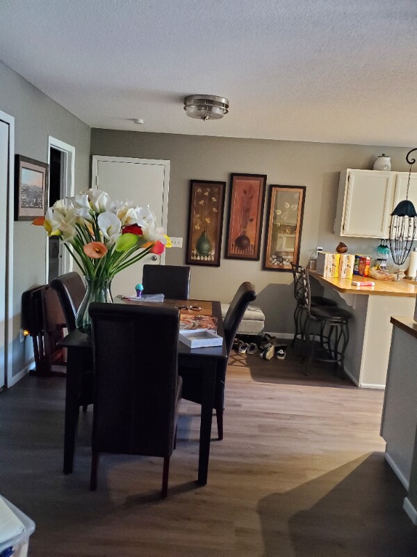 Photo - 1634 Helena Rd N