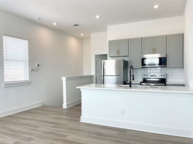 Photo - 22214 Dutch Oven Dr Unit B