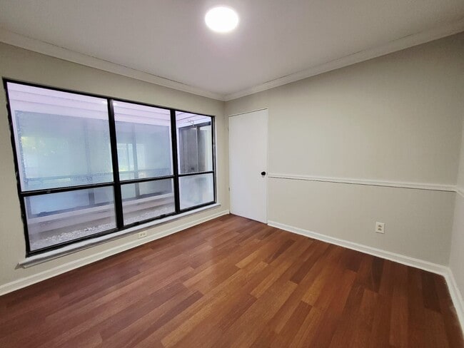 Photo - 4715 Cricklewood Ln