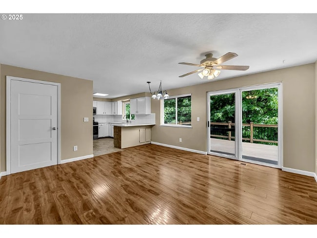 Photo - 1320 NW Maple Ln Unidad A