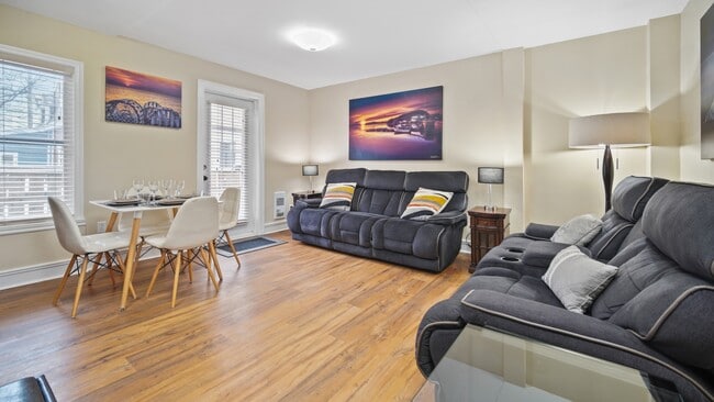 Building Photo - 35 Henry St