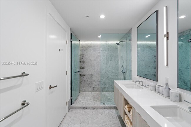 9221 E Bay Harbor Dr Unit 408