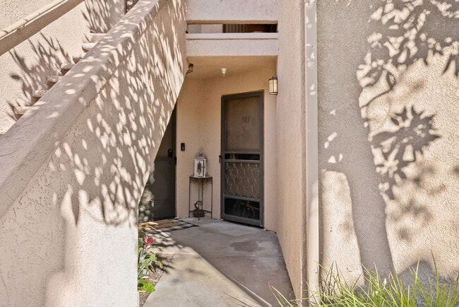 Building Photo - Vista Pacifica Condo Unit 301