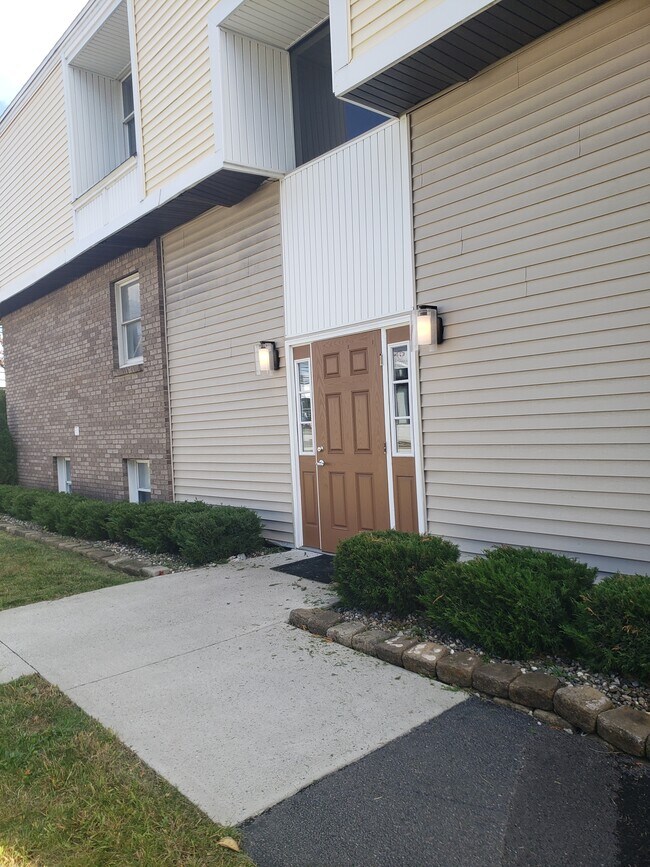 Photo - 1660 Central Ave Apartments
