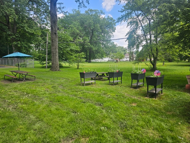 Photo - 1380 Arbor Ave SE Apartamento Unidad 2 Bedroom