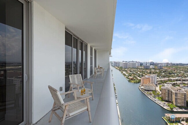 Building Photo - 4010 S Ocean Dr Unit ID1227417P Rental