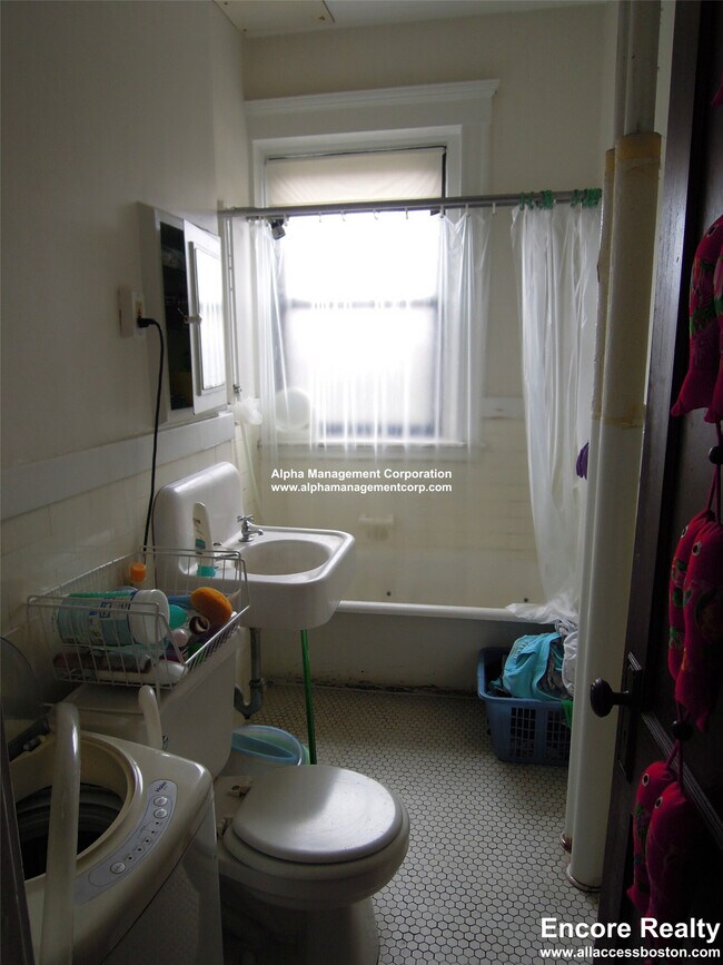 Photo - 17-19 Washington St. Unit 301 Unidad 301