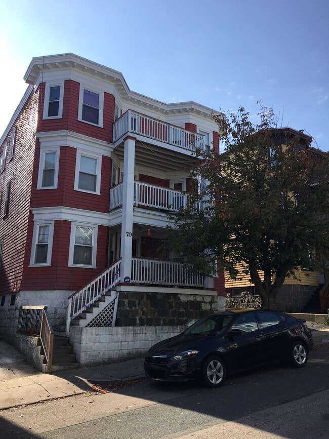Building Photo - 70 Sawyer Ave Unit 3 Rental