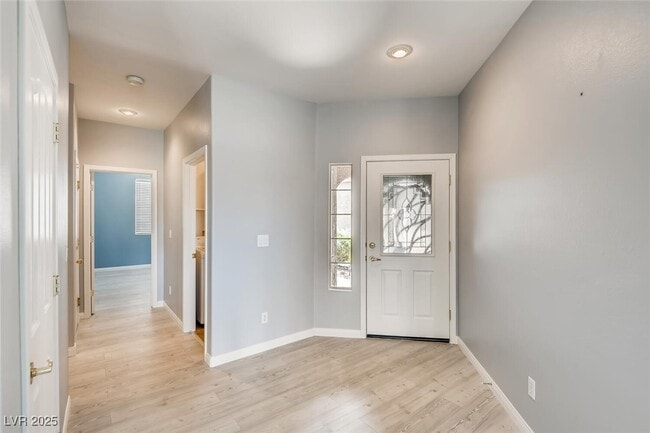 Photo - 3594 Driving Range St