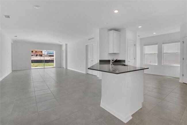 Photo - 2671 Armstrong Ave