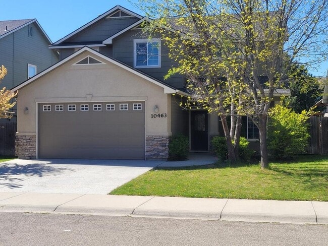 Photo - Great Location! 4 bedroom!