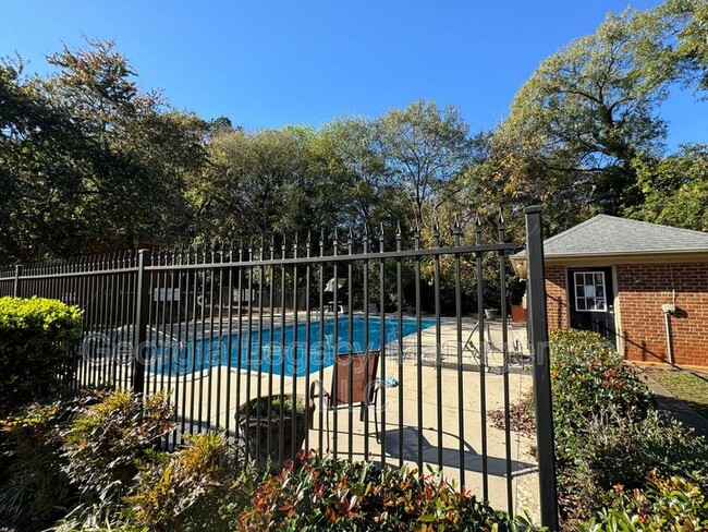 Photo - 1688 Prince Ave