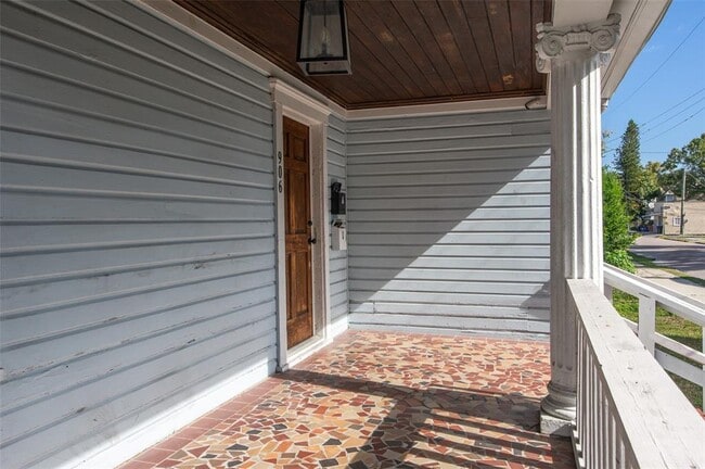 Photo - 906 E 11th Ave