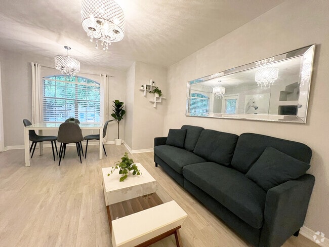 Building Photo - 7230 Westpointe Blvd Unit 1428 Rental