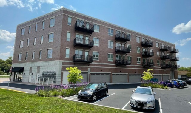 Photo - 555 Roger Williams Ave