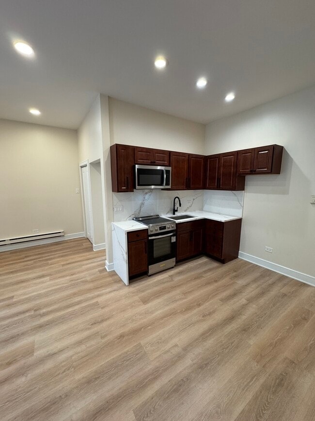 Photo - 444 N State St