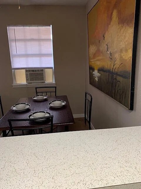 Photo - Colonial Arms Apartments