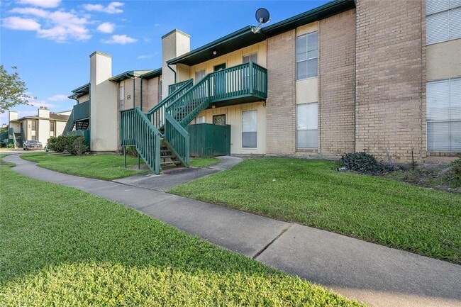 Photo - 1516 Bay Area Blvd Condo Unit E9
