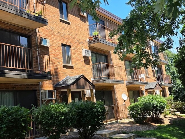 Photo - 724 Warren Ave Unit 101