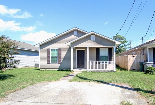 Building Photo - Southwest Pensacola 4/2 patio home ready f...