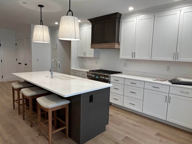 55 Water St Unit 203
