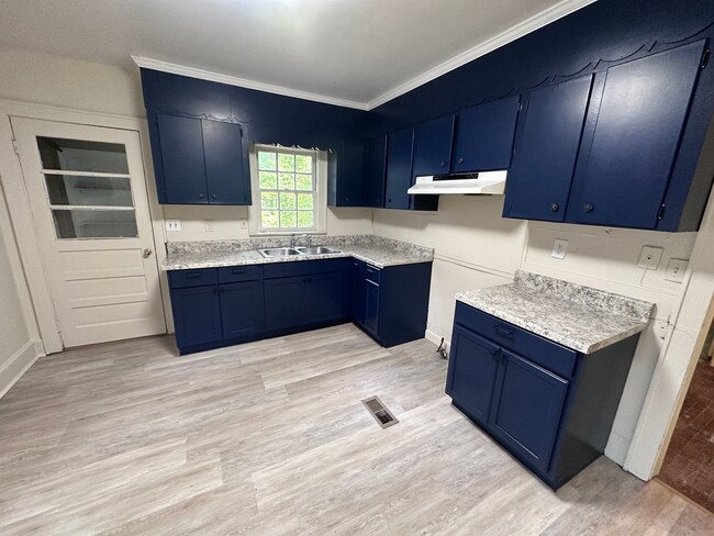 Photo - 2 Bedrooms, 1 Bathroom - House in West Rome!