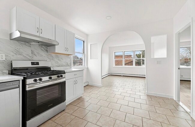 Building Photo - 2175 48th St Unit Apt # 2