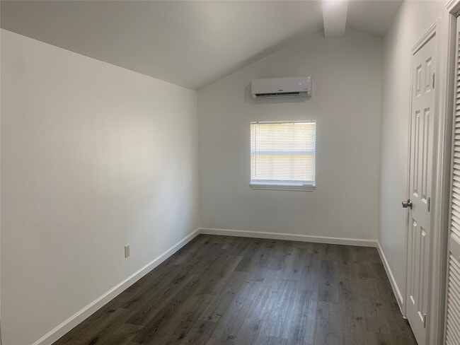 Photo - 22123 Spear Rd