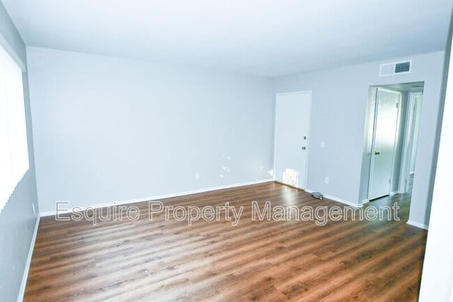 Photo - 1940 Los Feliz Dr