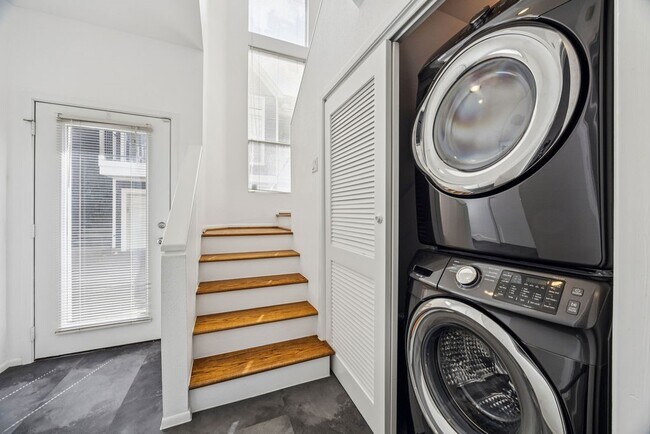 Photo - 735 Arlington St