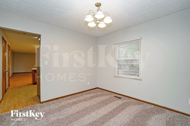 Photo - 819 Lindenhaven Ct