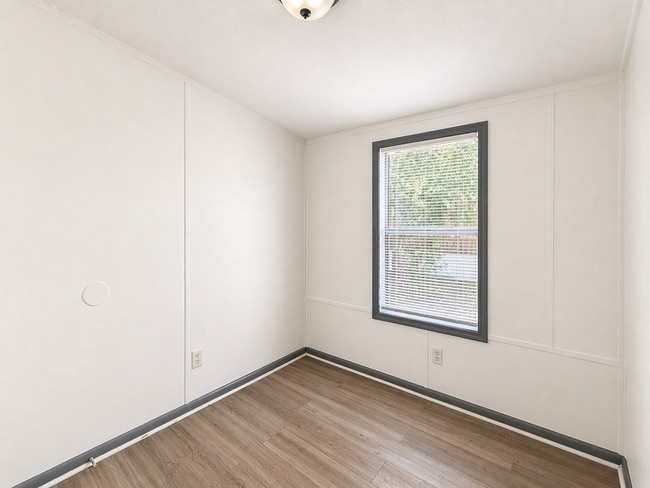 Photo - Freshly Updated Single-Wide in Quiet Community! Unidad 04