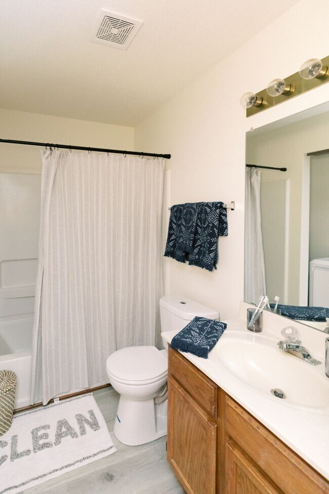 Deer Run Apartments For Rent in Milwaukee, WI