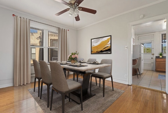 Building Photo - 1115 W Oakdale Ave