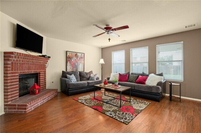 Photo - 705 Riverway Ln