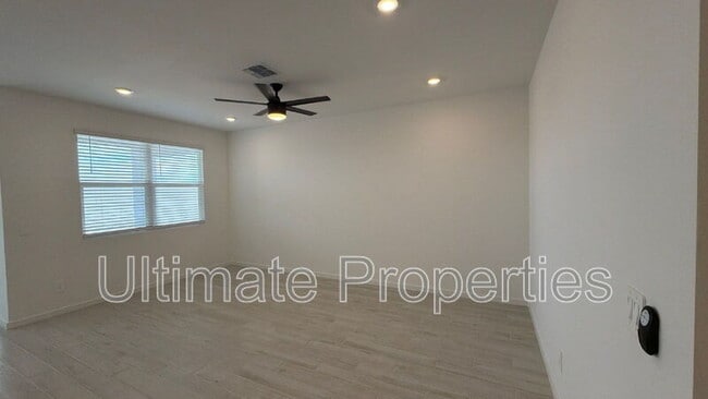 Photo - 17875 W Washington St