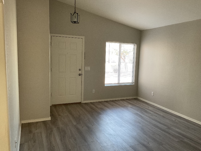 Photo - 13001 N Cesar Chavez Dr