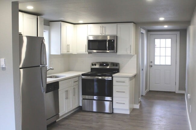 Building Photo - 2037 S 8th St Unit 2037A