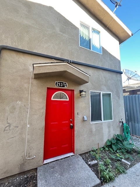 Photo - 213 1/2 E 84th Pl