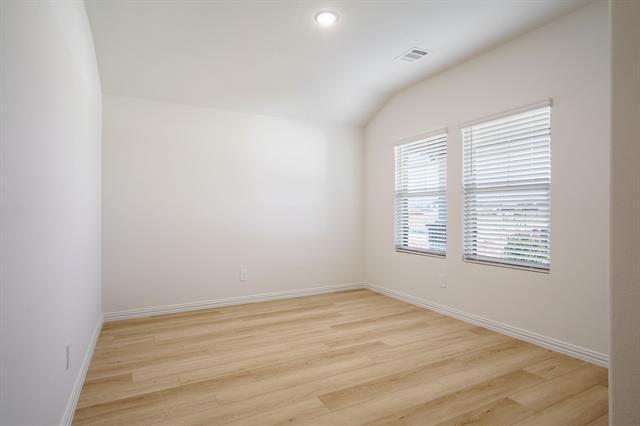 Photo - 300 Yellowstar Ln