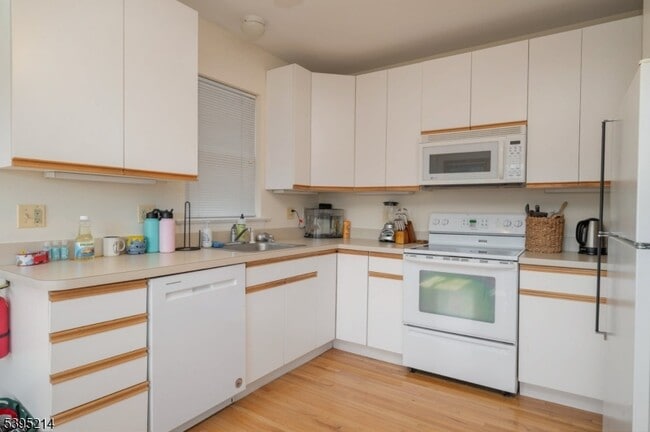 Photo - 54 Franklin Pl Unit 2