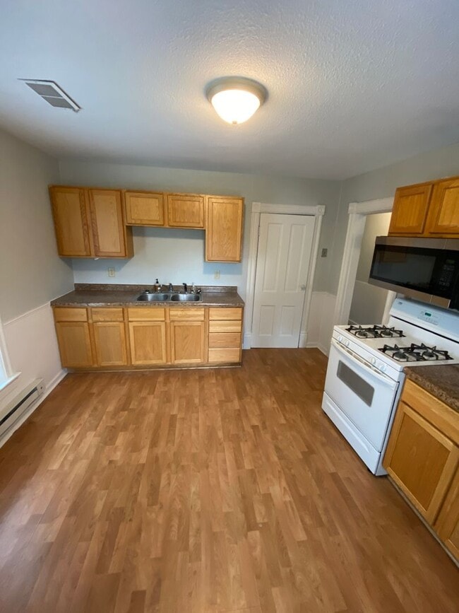Photo - 104 8th St NW Unit 2