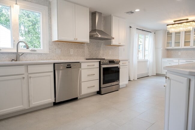 Photo - 86 Winchester St