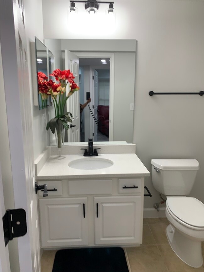 Photo - 9 Dittmann Way Unit Beautiful apartment