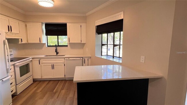 Photo - 1716 Foxhall Cir Unit 1716