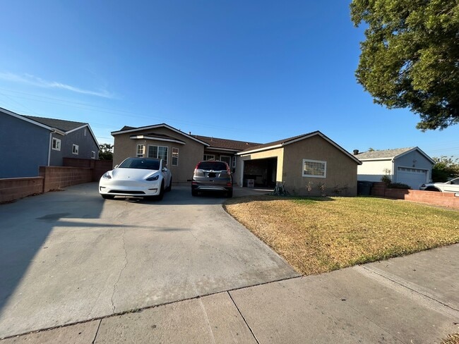 Building Photo - 8591 Crescent Ave Rental