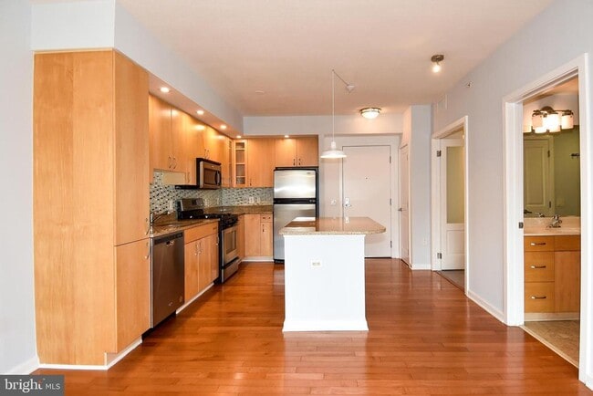 Photo - 440 L St NW Unit 712