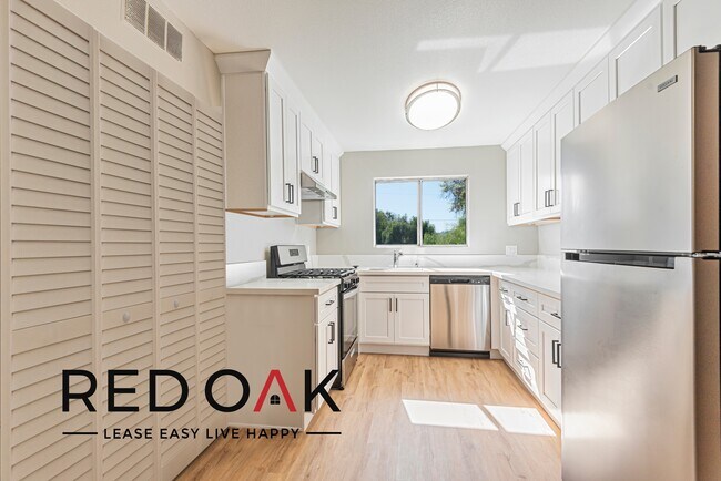 Photo - ~3 Weeks FREE~ Incredible Two Bedroom with... Unidad 213